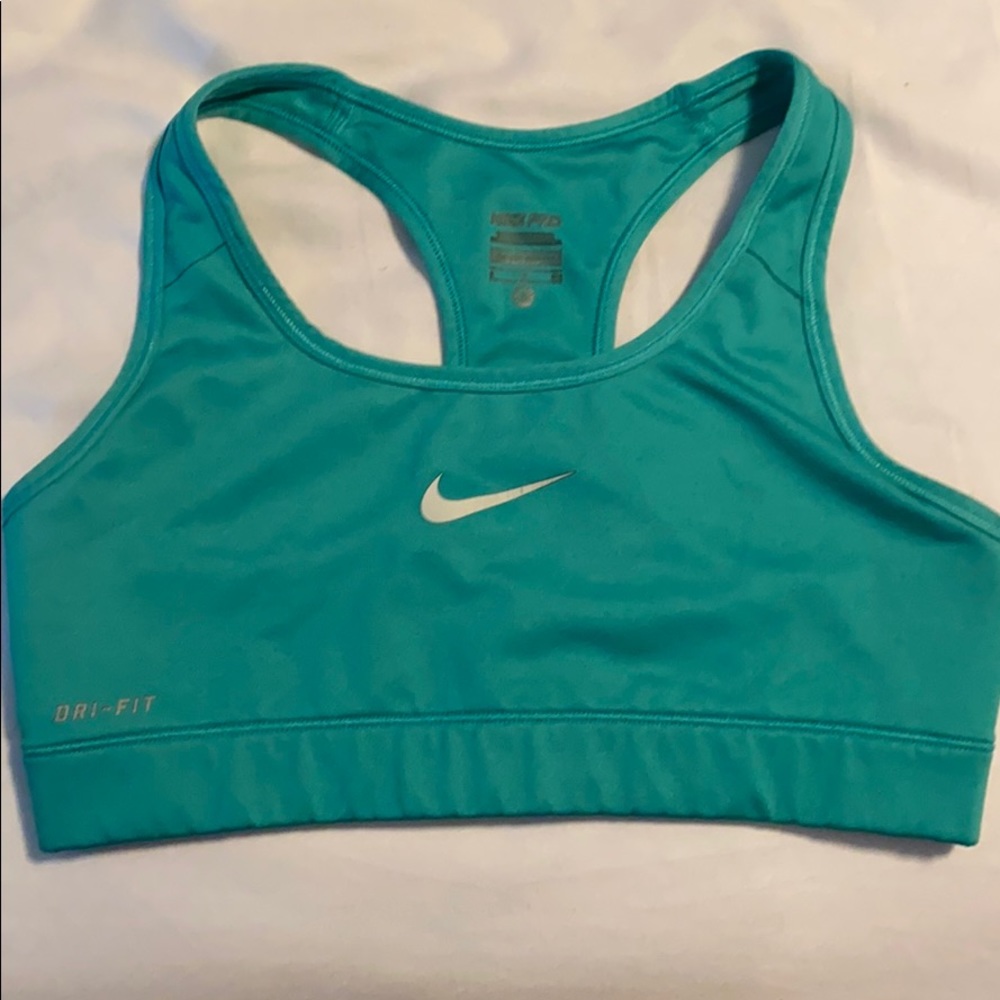 Nike pro sports bra